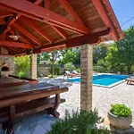 2 Bedroom Amazing In Pinezići