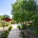 2 Bedroom Amazing In *