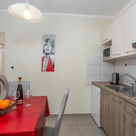 Lejlighed 2 Bedroom Lovely In