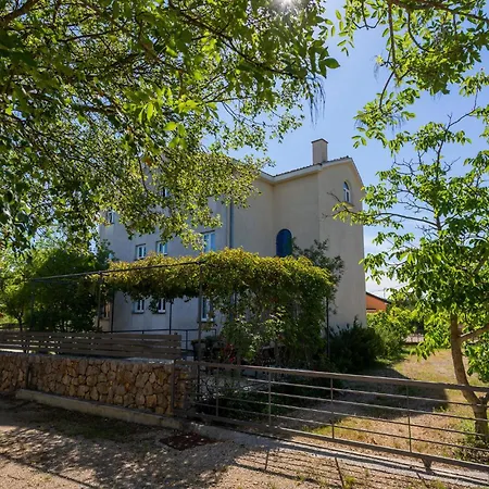 Lejlighed 2 Bedroom Lovely In *