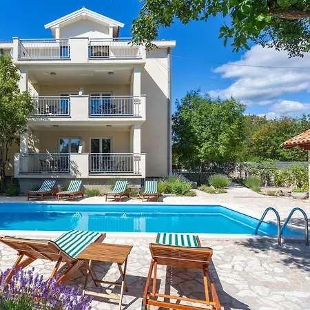 2 Bedroom Lovely In Lejlighed Pinezići