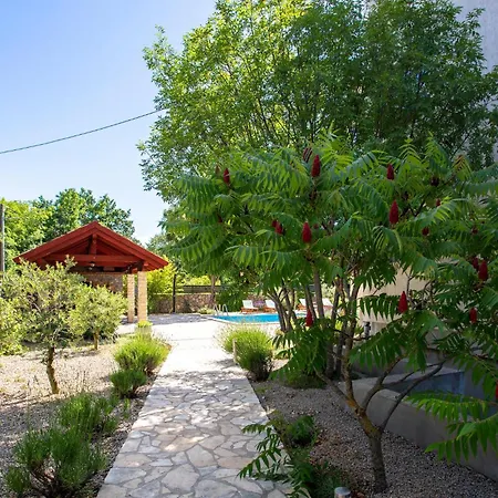2 Bedroom Lovely In *