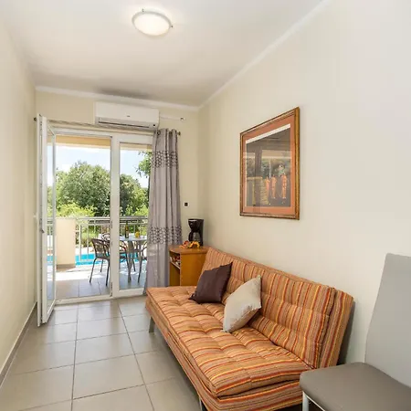 2 Bedroom Lovely In * Pinezići