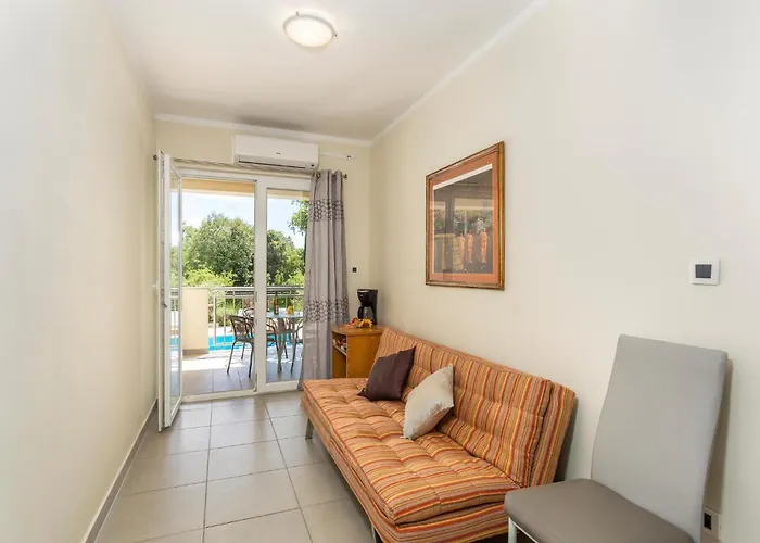 2 Bedroom In * Pinezići