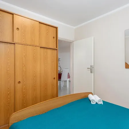 2 Bedroom In Lejlighed Pinezići
