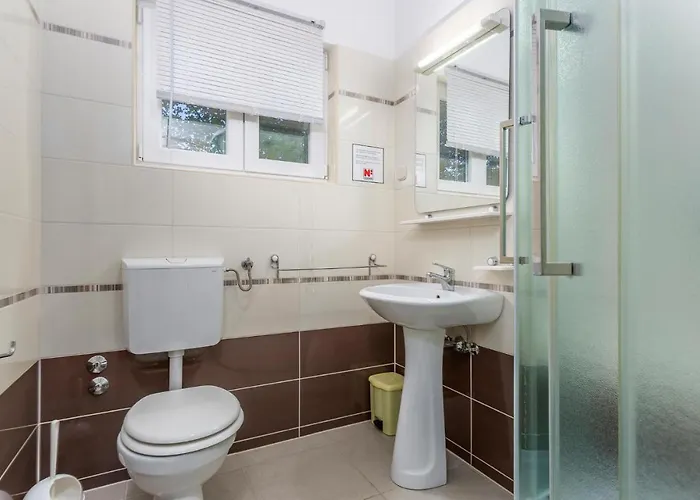 2 Bedroom In Apartment *