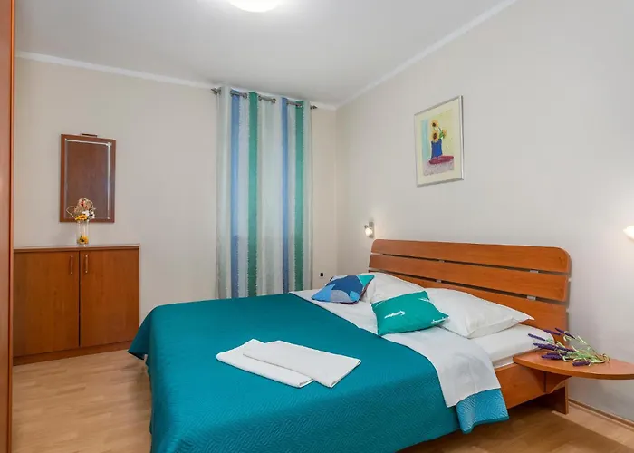 Apartment 2 Bedroom In Pinezici (Krk)