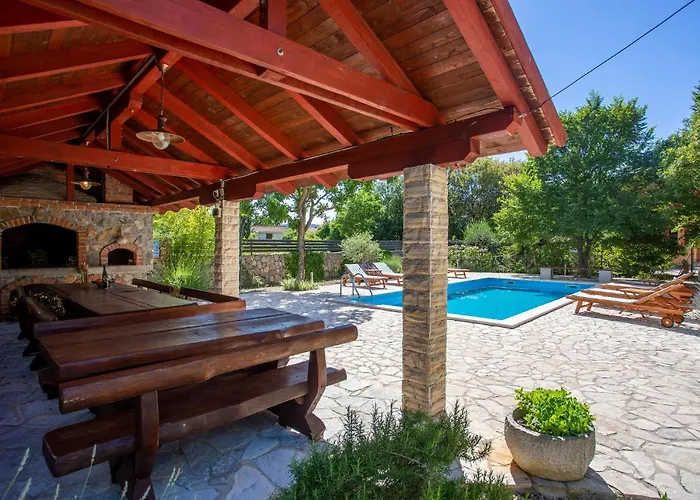 2 Bedroom In Pinezici (Krk)