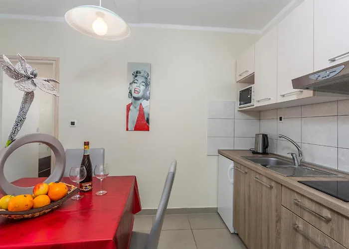 Apartment 2 Bedroom In